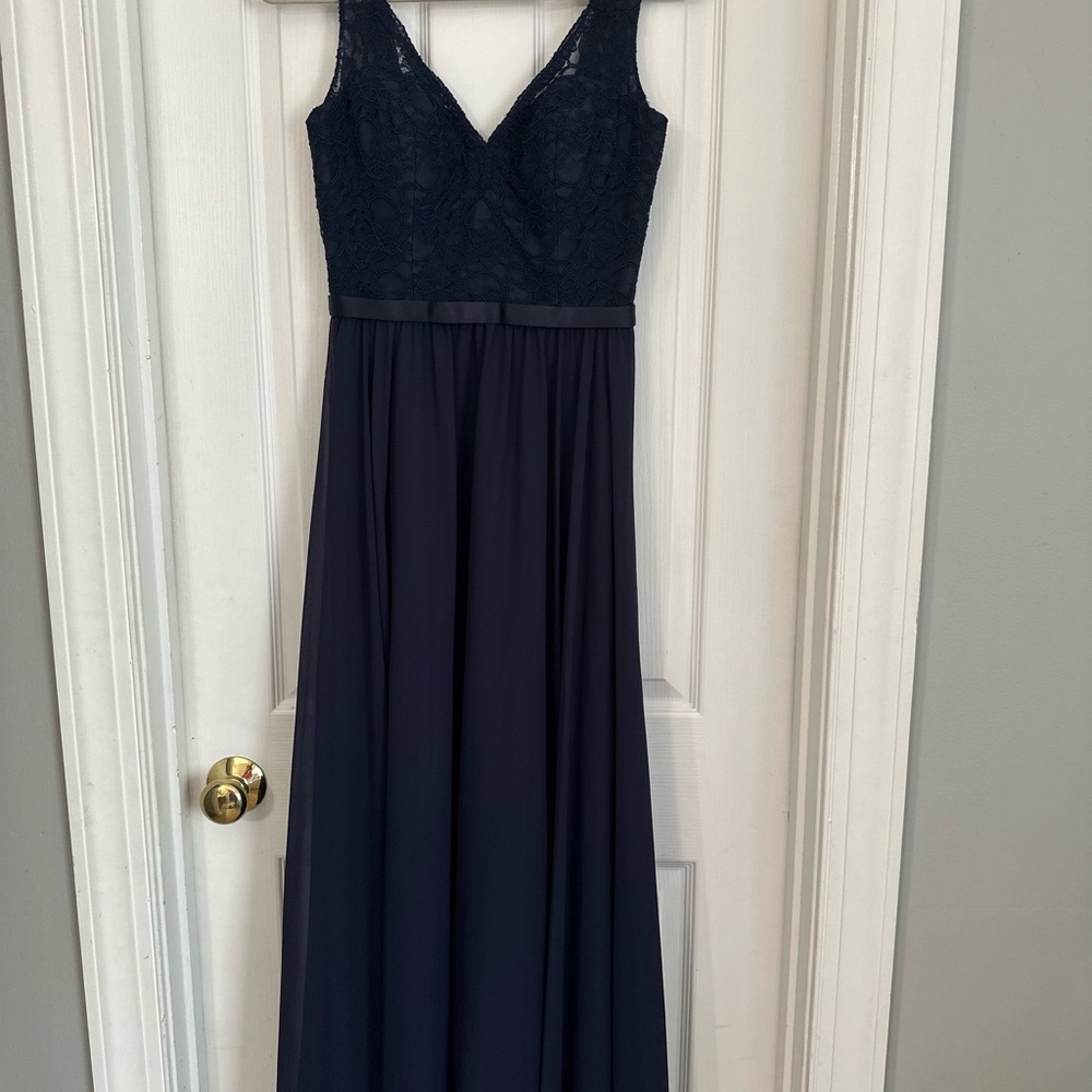 Elegant Navy Blue Lace Evening Gown - Picture 3 of 10